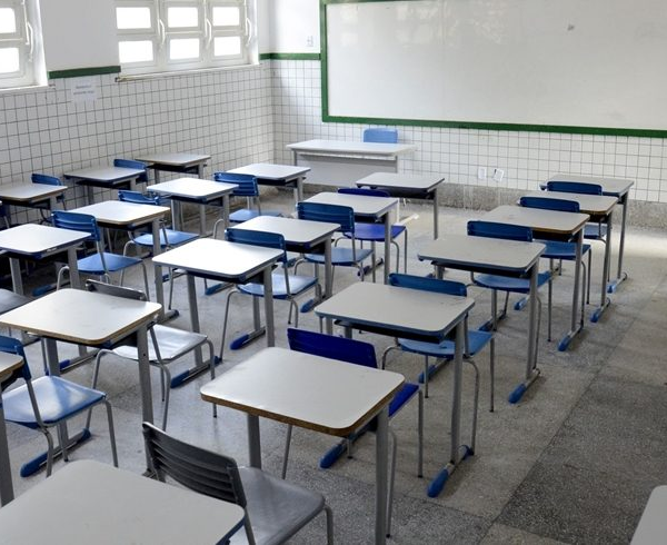 Governo do RN inicia primeira parcela do precatório do FUNDEF aos professores da rede estadual. Recursos também vão para melhorias na infraestrutura escolar.