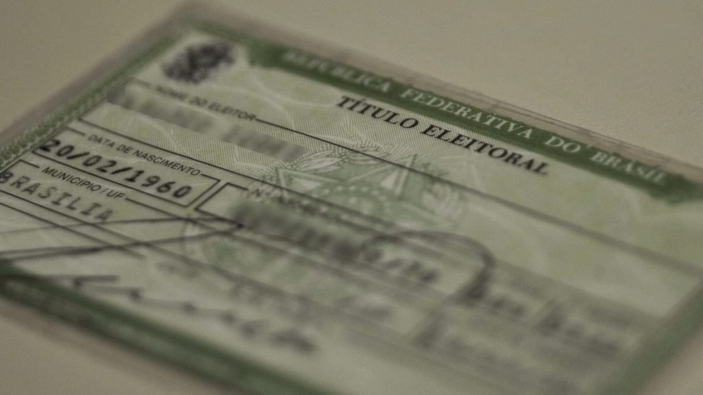 Prazo para tirar ou regularizar título de eleitor termina em 6 de maio de 2026. Cadastro será fechado antes das eleições de outubro.