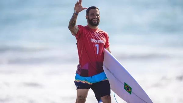 Chris Hemsworth revela amizade com surfista Ítalo Ferreira e admiração por  atletas brasileiros - Estadão