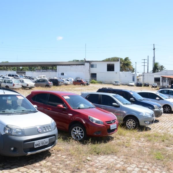 Detran-RN realiza leilão online com 109 lotes de veículos e sucatas apreendidos. Certame acontece terça-feira (27) pela plataforma Lance Certo Leilões.