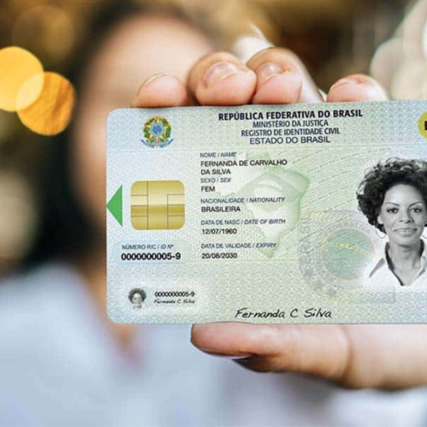 Nova Carteira de Identidade Nacional facilita abertura de conta bancária para crianças e já foi emitida para 2 milhões de menores no Brasil.