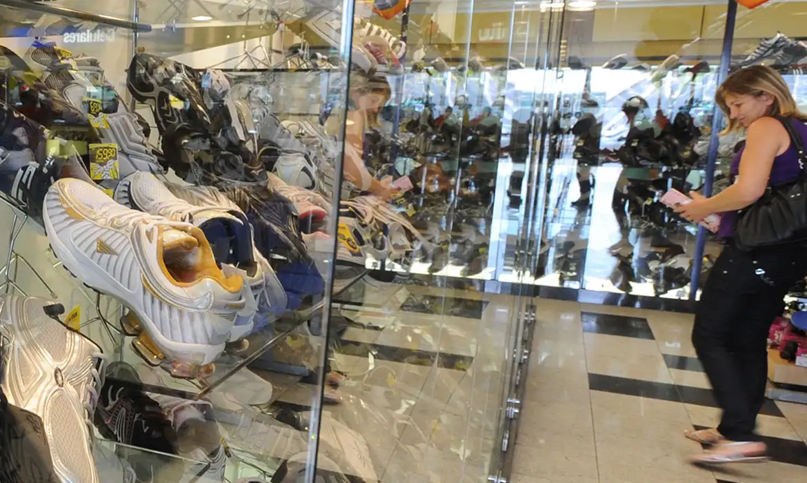 Procon Natal começa a fiscalizar lojas antes da Black Friday e orienta consumidores a redobrarem atenção com ofertas, prazos e garantias.