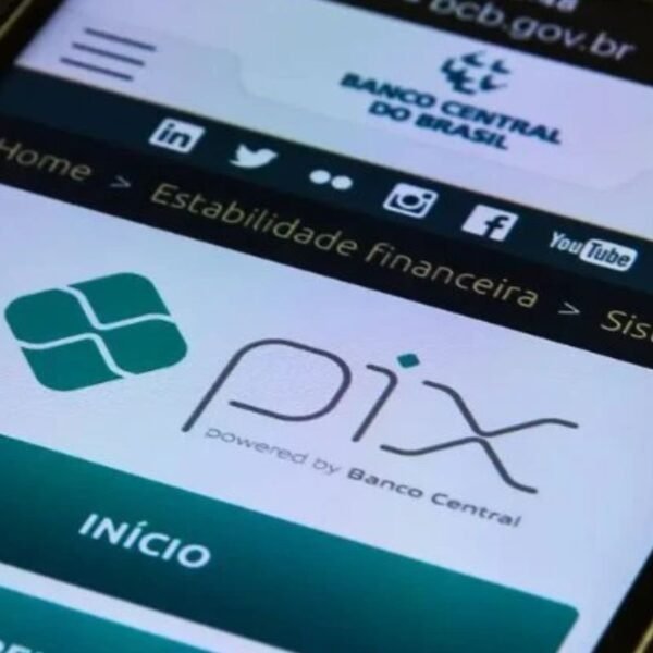 Pix fica fora do ar nesta segunda (19), afetando bancos e apps; falhas de login e instabilidade no sistema causam reclamações de usuários no Brasil.