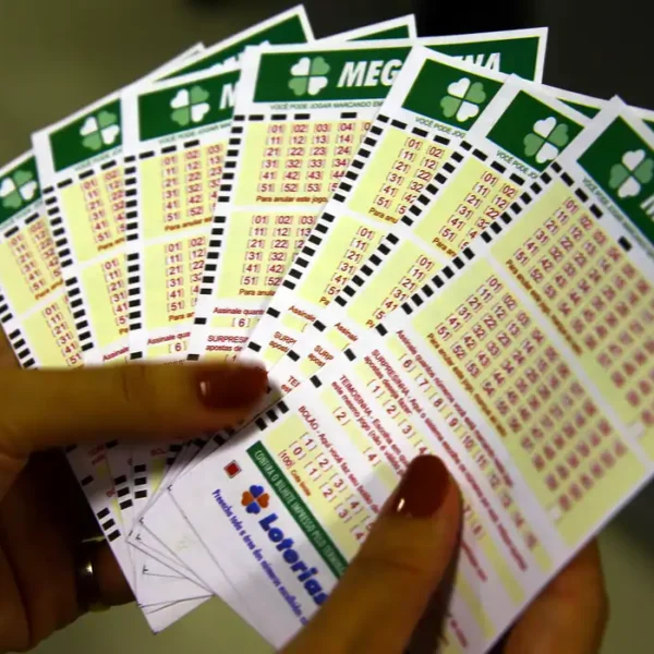 Imagem de cartelas da Mega-Sena.