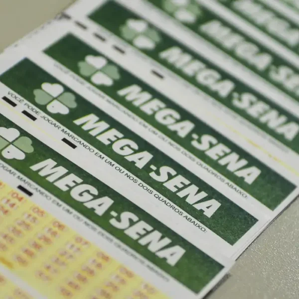 Imagem de cartões de apostas da Mega-Sena