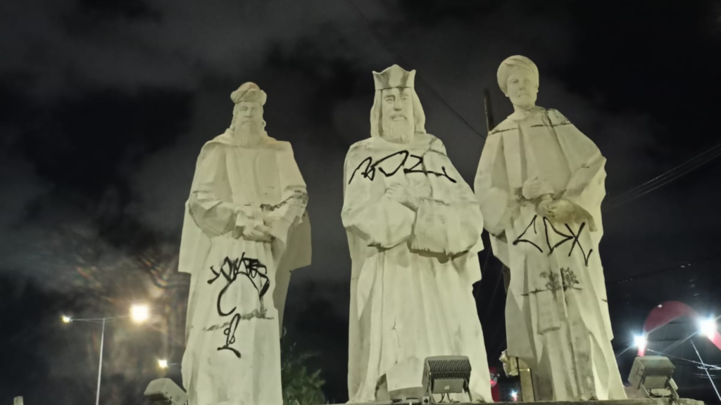Em período Natalino, Pórtico dos Reis Magos de Natal é pichado - Ponta ...