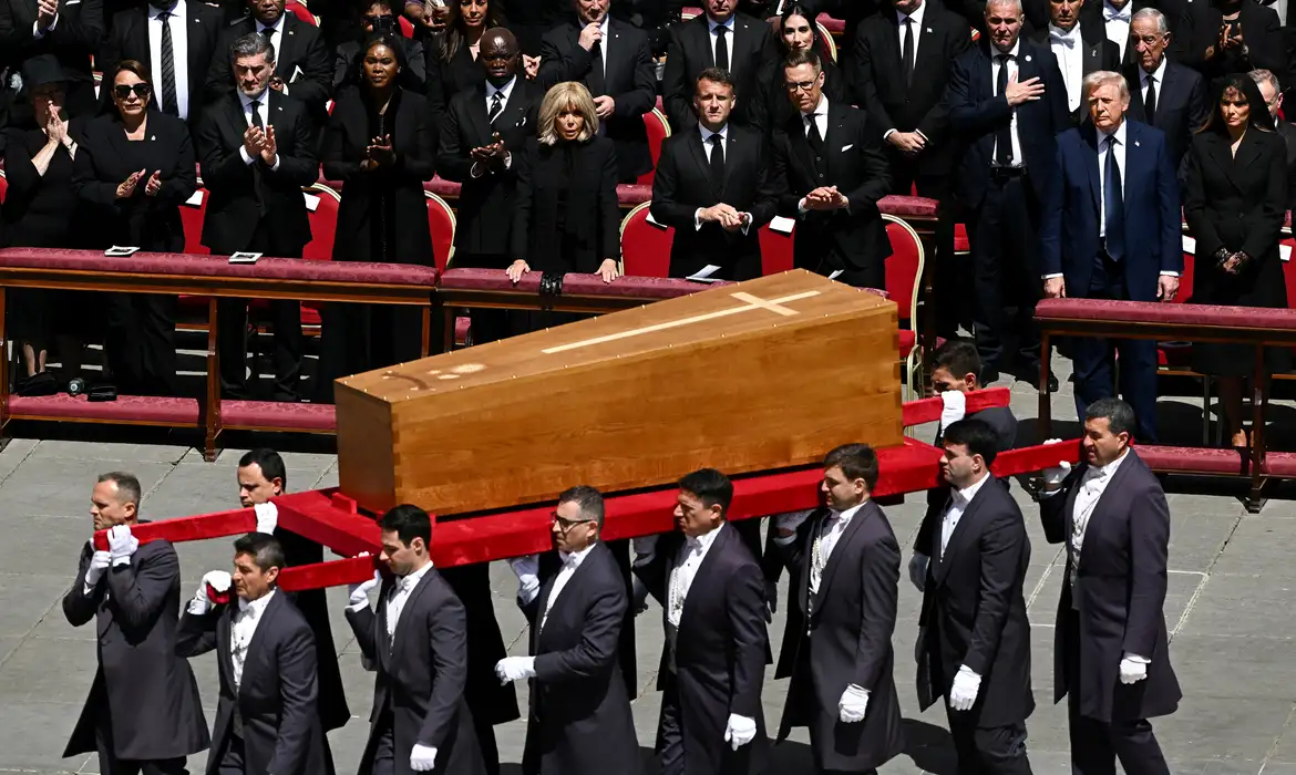 Corpo do Papa Francisco é levado para a Basílica de Santa Maria Maggiore