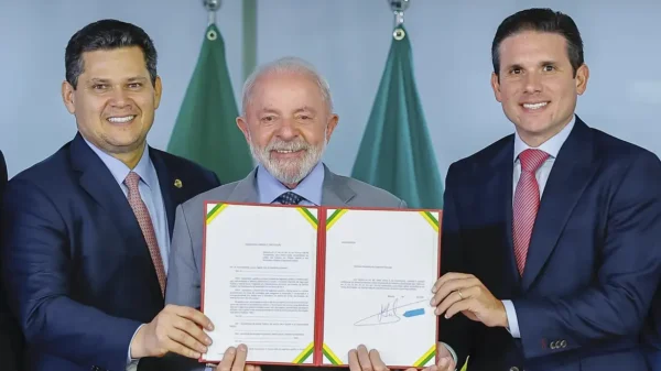 Lula entrega PEC da Segurança Pública no Congresso