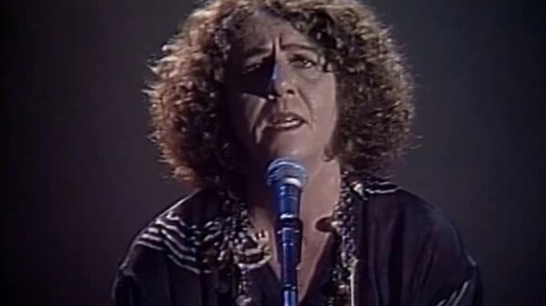 Morre cantora Cristina Buarque, irmã de Chico Buarque