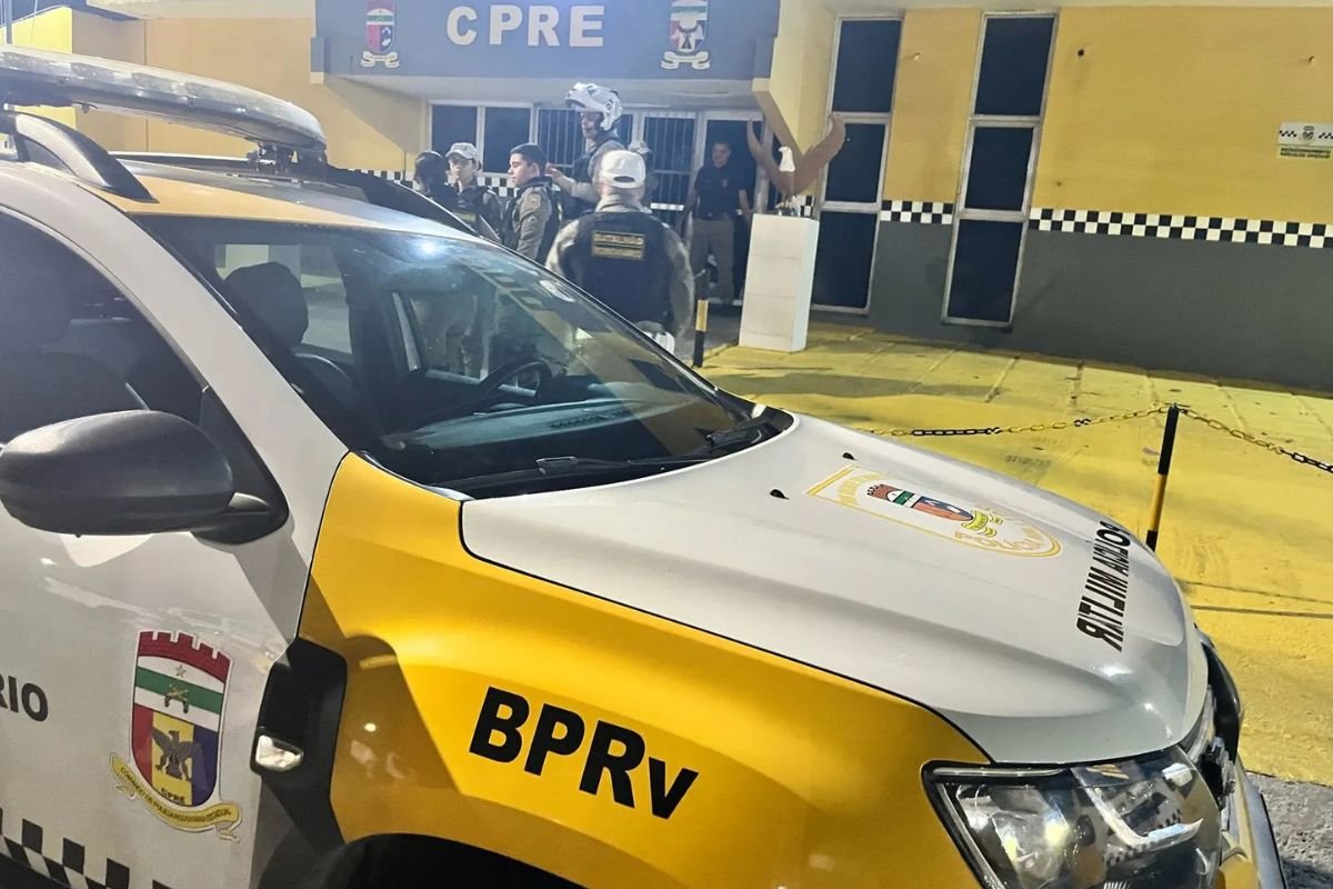 homem capturado com mandado de prisão na Ribeira