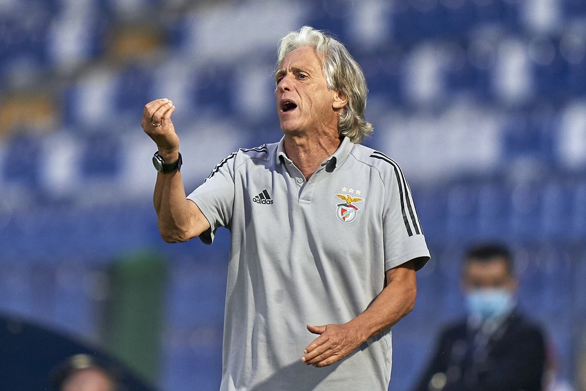 Técnico Jorge Jesus em campo