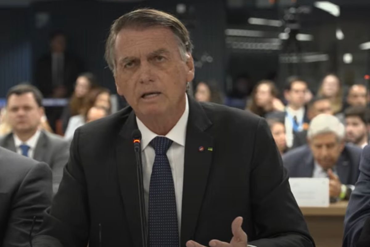 STF condena Jair Bolsonaro a 27 anos e 3 meses em regime fechado por tentativa de golpe de Estado. Réus ainda podem recorrer.