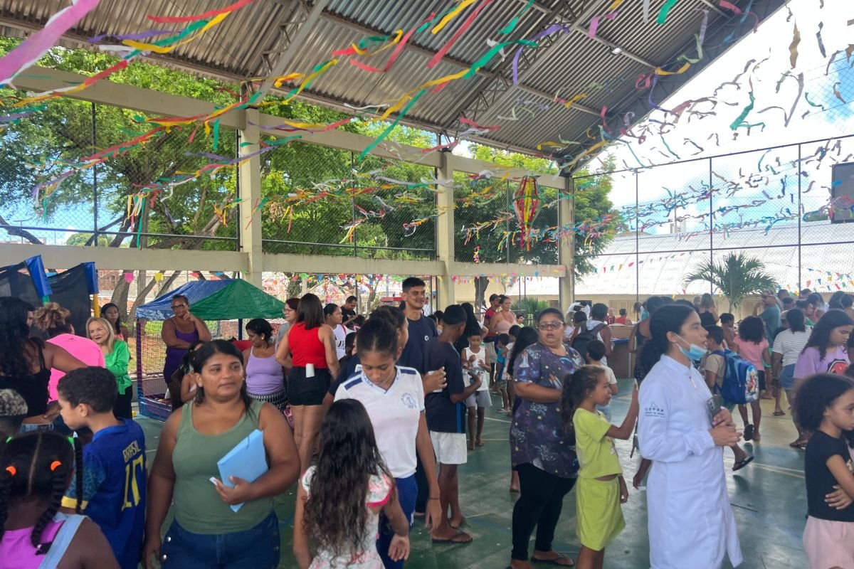 Ação social da Caravana Mais Natal oferece serviços gratuitos nos Guarapes, nesta terça (12), com saúde, estética, lazer e sorteios.