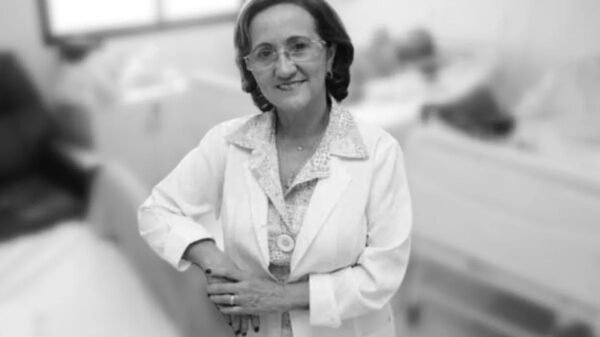 Dra. Edilsa Pinheiro de Araújo, numa sala de parto humanizado