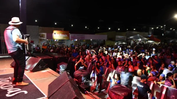 A programação segue até domingo (22), com atrações diferentes a cada noite no polo da Zona Oeste.