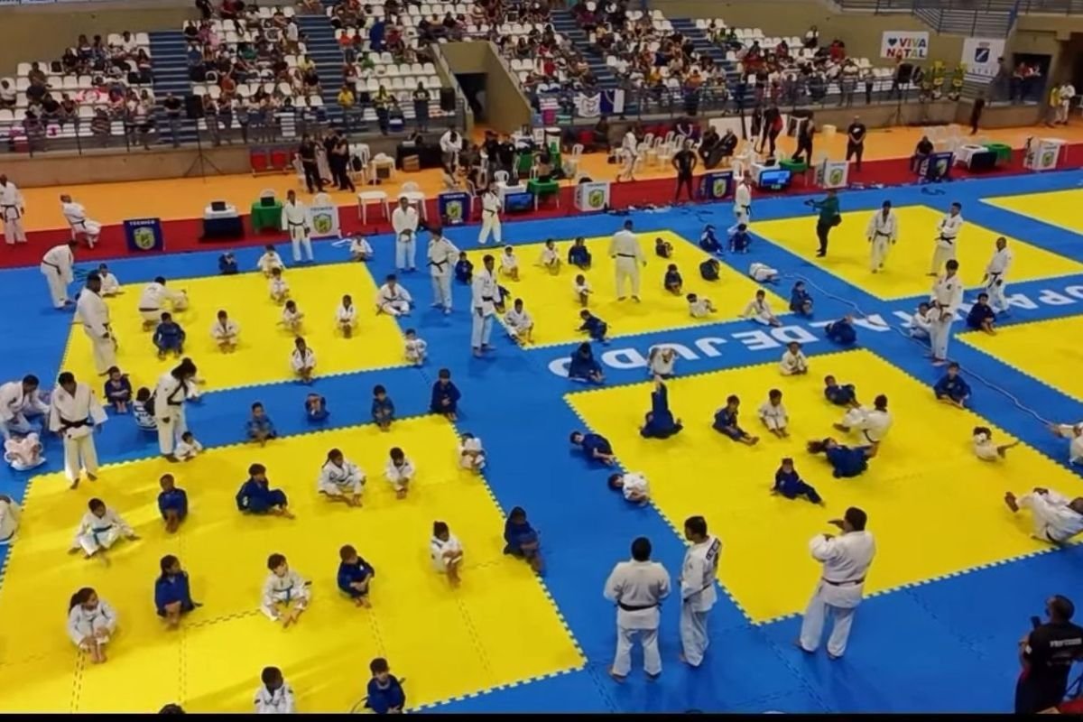 A XIX Copa Natal de Judô está movimentando o Ginásio Nélio Dias, na Zona Norte da capital potiguar.