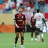 Jogador Luiz Araújo do Flamengo em campo
