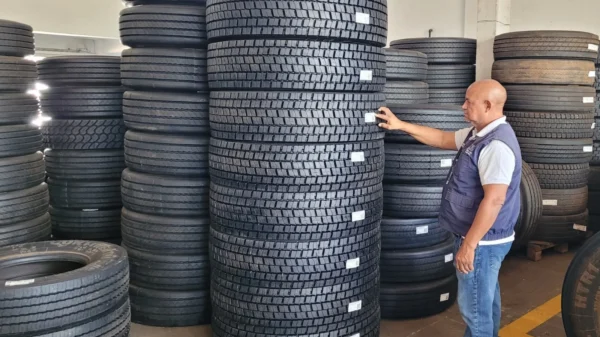 A operação envolveu a fiscalização de diversos produtos como: capacetes de motociclistas, pneus novos para motocicletas, colchões e grelhas elétricas