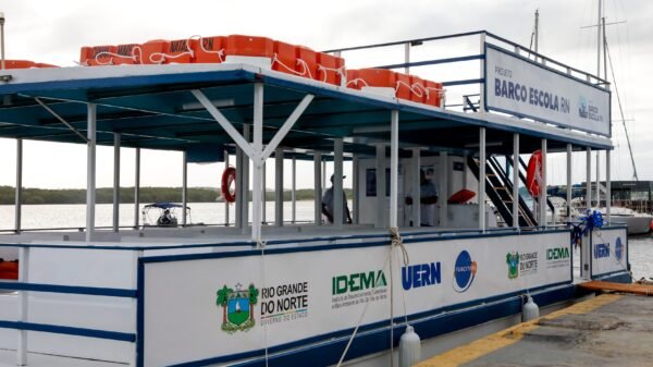 Chama-Maré voltou a navegar nesta terça-feira (29) pelo estuário do Rio Potengi