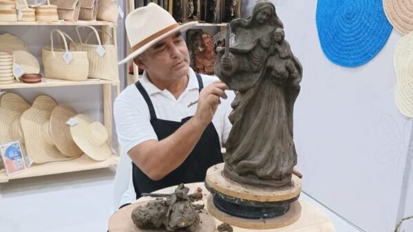 Artista plástico macaibense Aldo Rodrigues