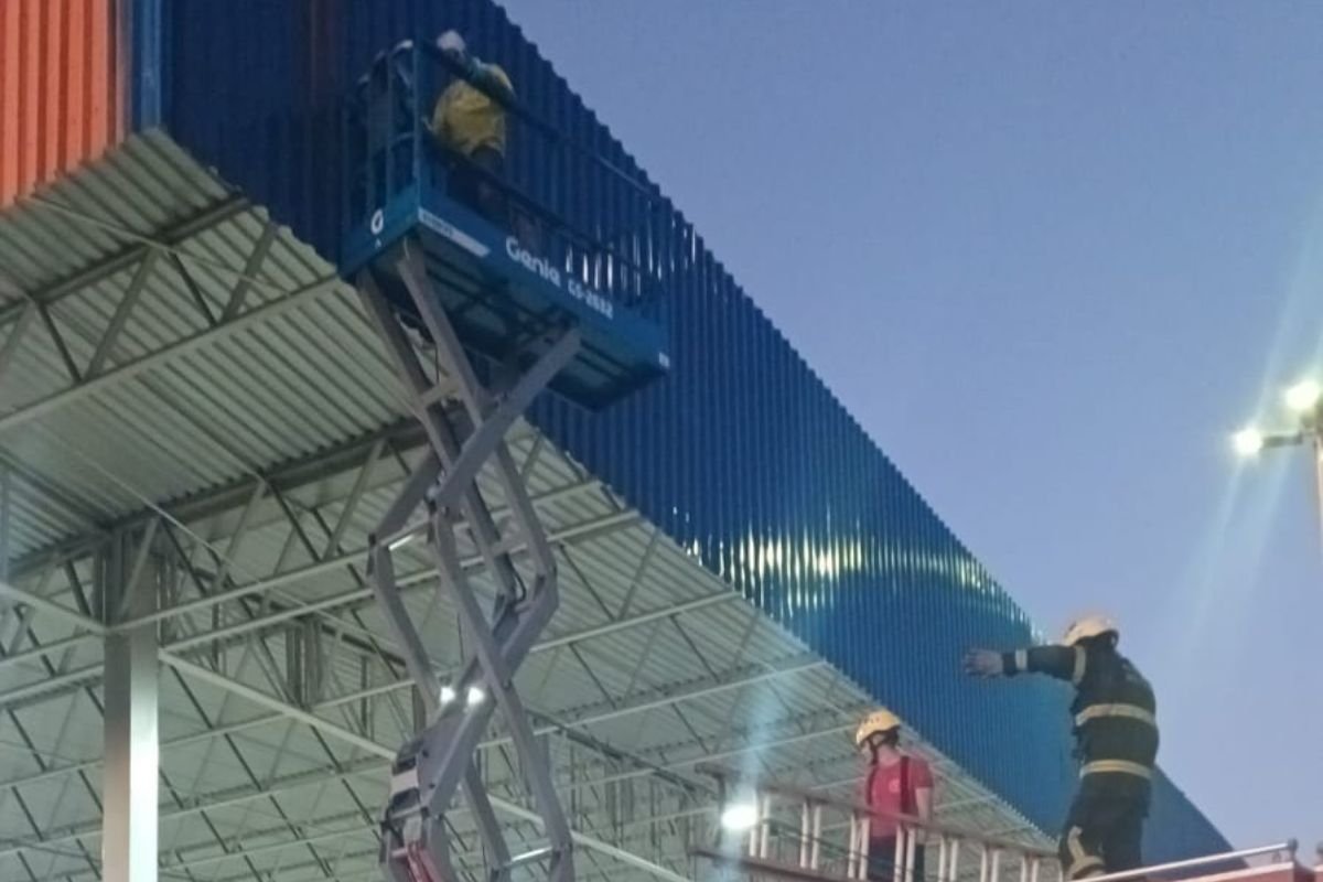 Resgate em plataforma realizado pelos bombeiros em Mossoró
