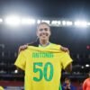 Delegação do Brasil e Antonia com a camisa personalizada com número 50