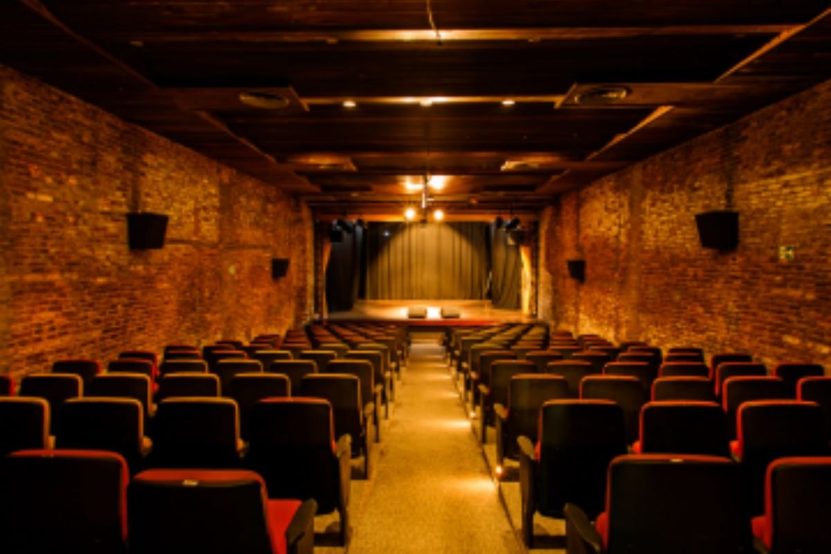 Casa da Ribeira inaugura sala de cinema de rua em Natal nesta sexta (29), com festival e programação gratuita dedicada ao cinema independente.