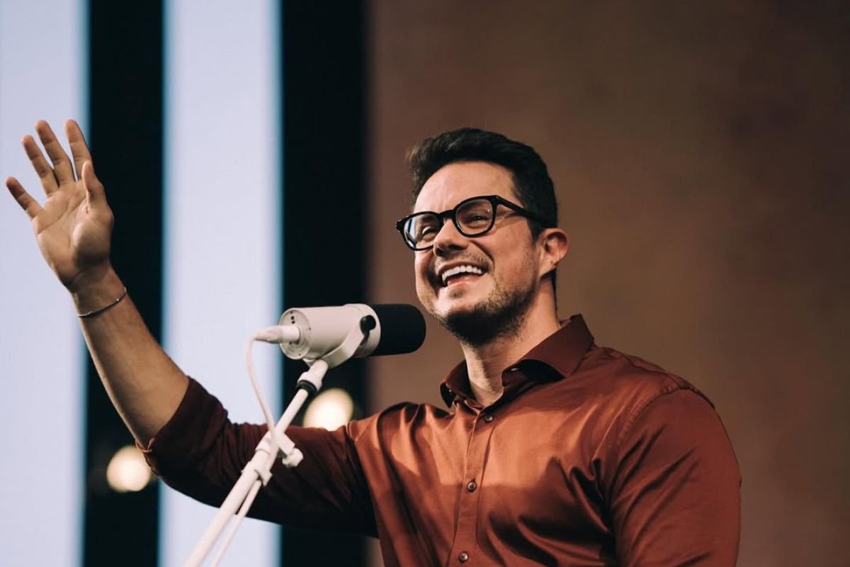 O evento será realizado no estacionamento da Arena das Dunas e terá entrada mediante a doação de 1 kg de alimento não perecível.