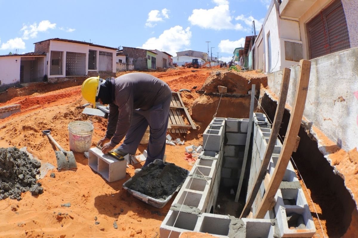 Julho registra 655 novos empregos formais em Natal. A cidade acumula alta há seis meses consecutivos, totalizando 5.138 vagas em 2025.