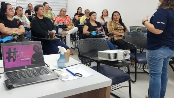 primeira turma da Escola de Motoristas para Mulheres, iniciativa do SEST SENAT Natal, reúne 24 alunas interessadas em ingressar no mercado.
