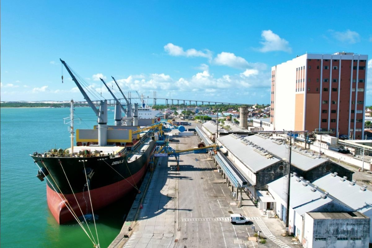 Governo anuncia R$ 130 milhões para modernizar o Porto de Natal, com dragagem, obras de segurança e estudos para o Porto-Indústria Verde.