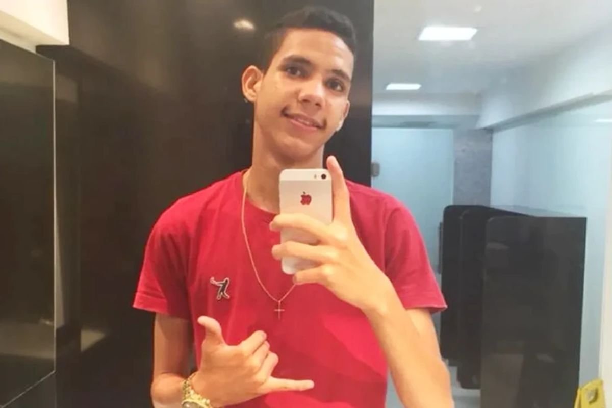 Polícia Civil prendeu em Natal um ex-PM condenado a 12 anos de prisão por homicídio de jovem em 2018. Ele estava foragido da Justiça.