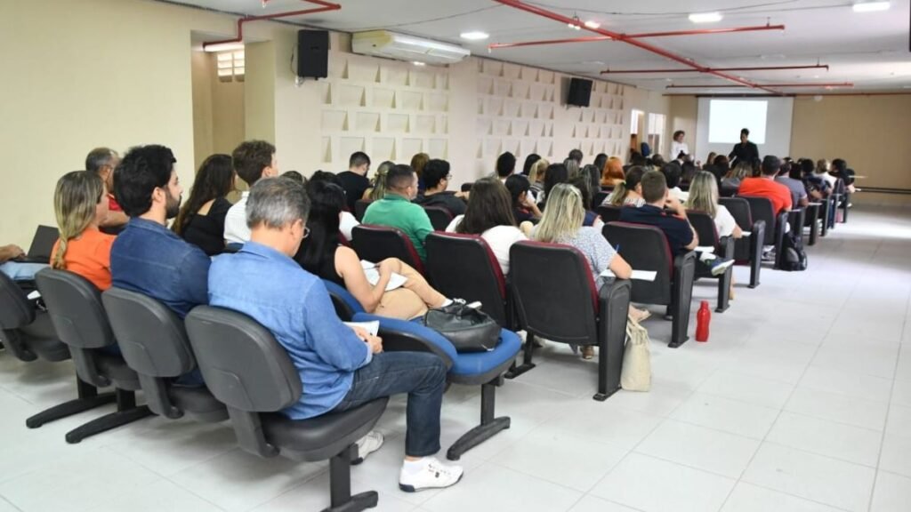 Natal lidera geração de empregos formais no RN em 2025, com cinco meses seguidos de crescimento e mais de 4 mil novas vagas no semestre.