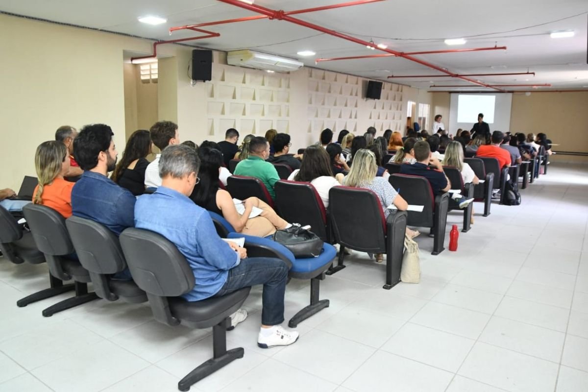 Natal lidera geração de empregos formais no RN em 2025, com cinco meses seguidos de crescimento e mais de 4 mil novas vagas no semestre.