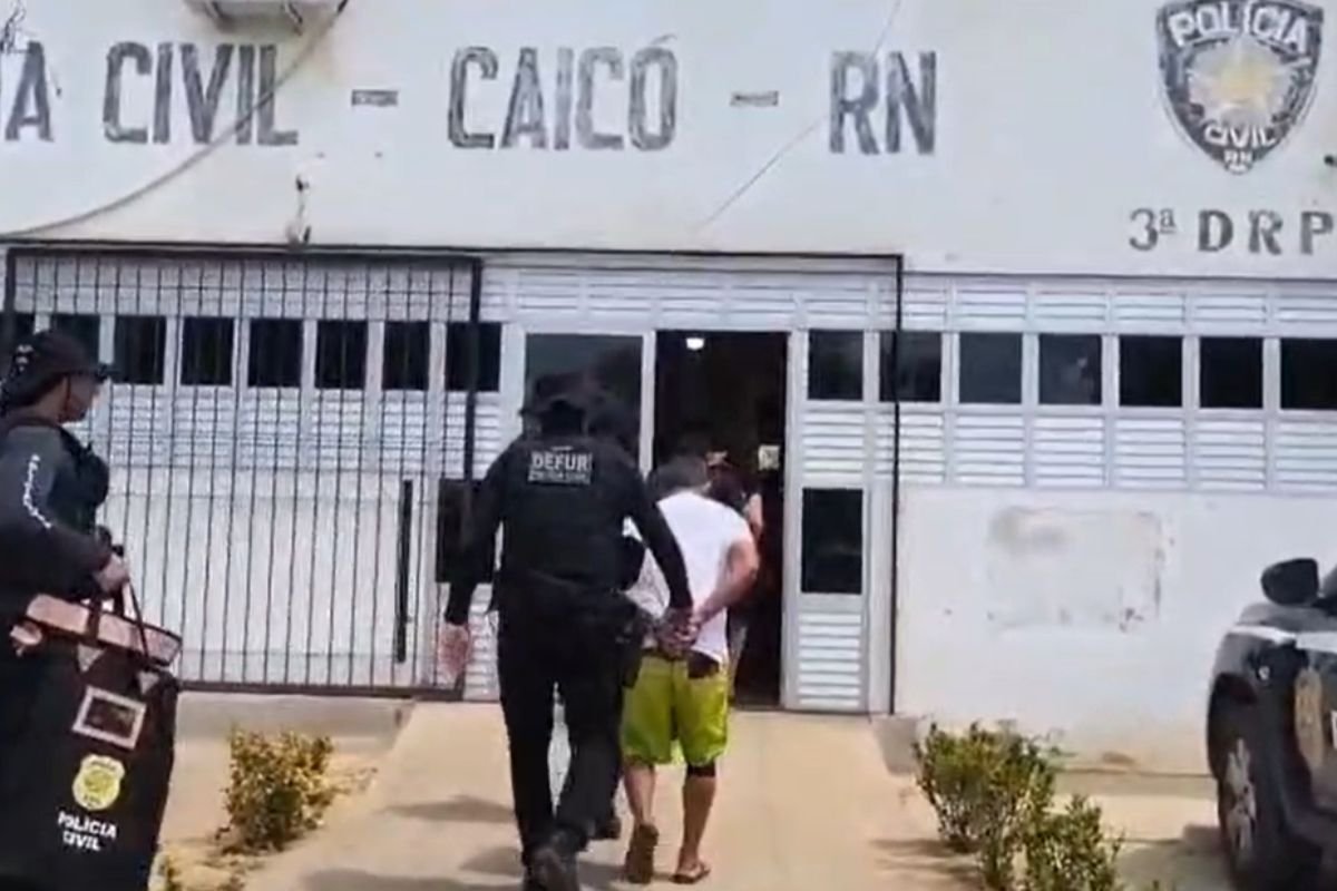 Polícia Civil deflagra segunda fase da Operação Cerburus em Caicó, cumprindo mandados e prendendo 11 pessoas de organização criminosa.