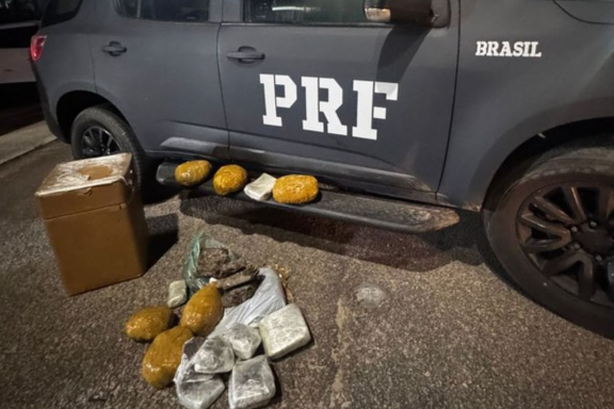 PRF apreende 15 kg de maconha e prende homem de 31 anos após perseguição que terminou em colisão na BR-101, em trecho próximo a Natal.