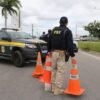 PRF apreendeu veículo roubado na BR-406, em São Gonçalo do Amarante. Passageiro foi detido por receptação e adulteração de sinal identificador.