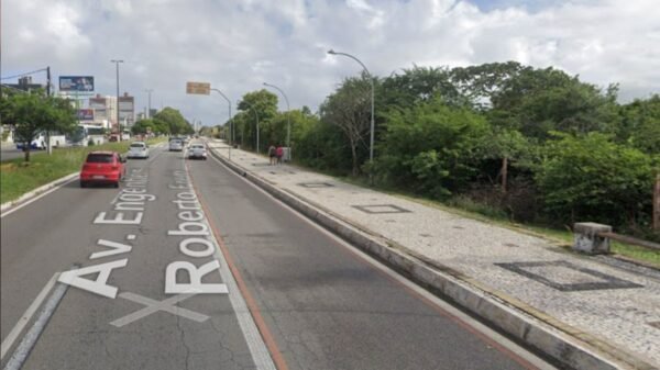 Prefeitura de Natal recebe do Exército 10 hectares para criar o Parque Linear Dunas do RN, projeto urbano em área de 100 mil m² cedida oficialmente.