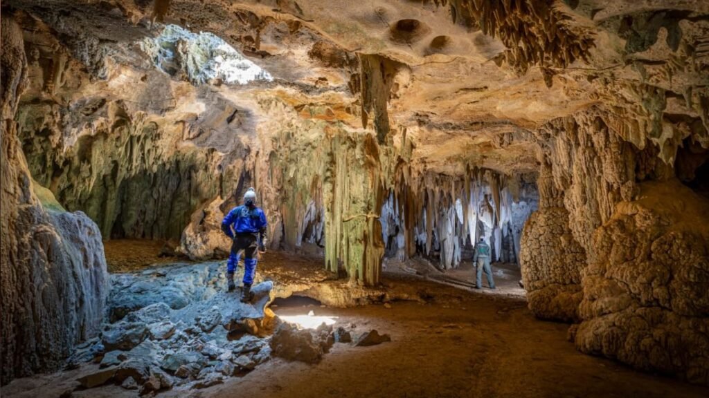 Sebrae RN investe em capacitação e marketing para fortalecer a Rota das Cavernas, conectando cinco municípios e atraindo turistas para o Oeste potiguar.