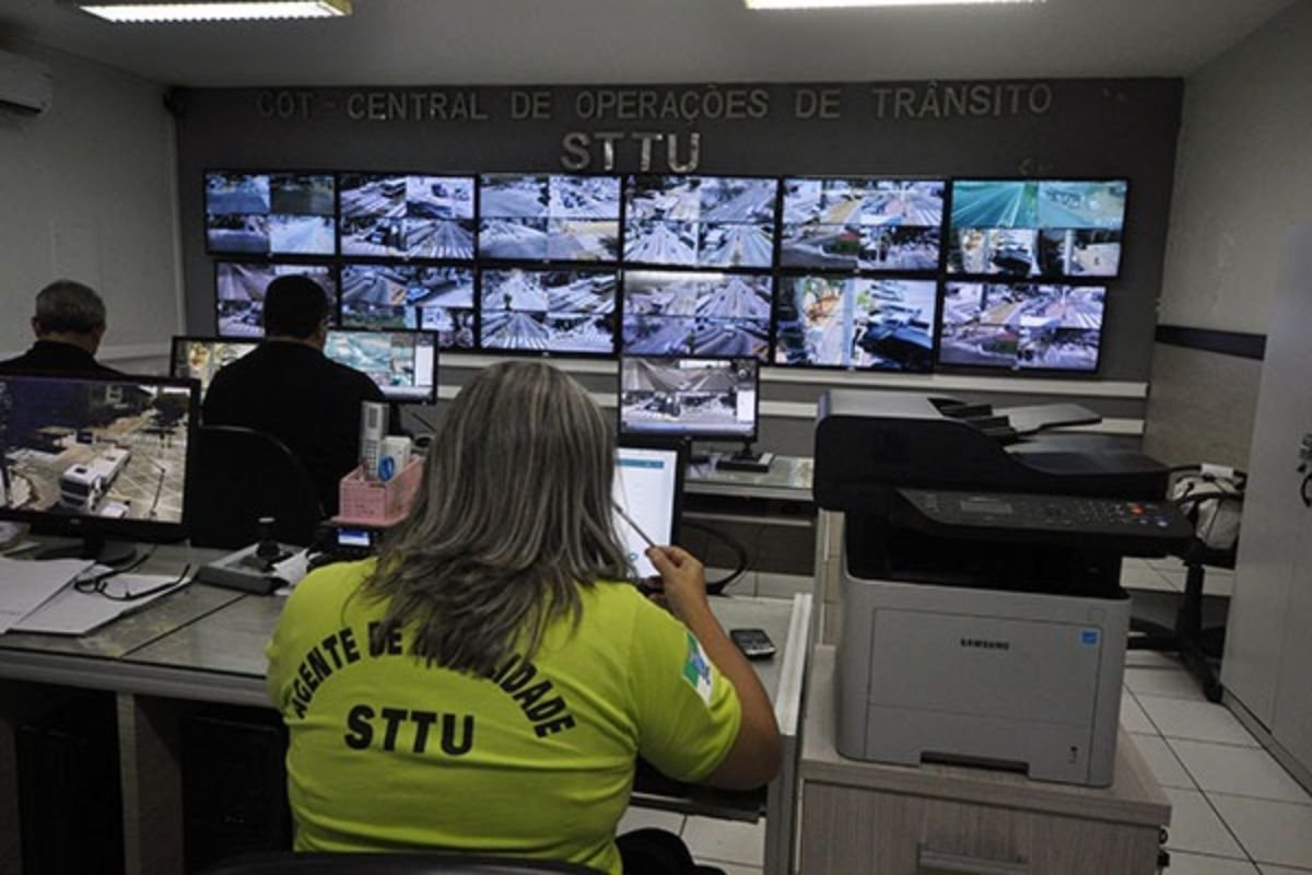STTU informa que sistema de vídeomonitoramento do trânsito de Natal ficará indisponível de 22 a 25 de agosto para manutenção e atualizações.