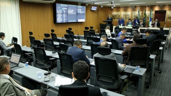 Câmara de Natal aprova inclusão da Corrida do Médico no calendário oficial e cria programa de apoio à saúde emocional no trabalho.