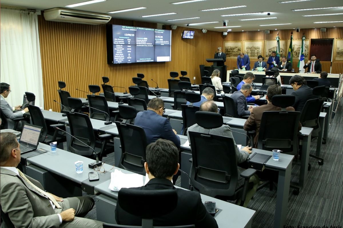 Câmara de Natal aprova inclusão da Corrida do Médico no calendário oficial e cria programa de apoio à saúde emocional no trabalho.