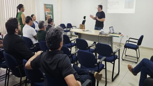 Prefeitura de Natal apresenta projetos para requalificação da Avenida Roberto Freire e criação do Parque Linear Municipal em Capim Macio.