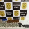 Polícia Civil prende “Galeguinho”, gerente do tráfico em Pipa, apreende drogas e adolescentes usados nas bocas de fumo.