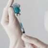 Vacina ELI-002 2P mostrou aumento da sobrevida e retardou retorno de câncer de pâncreas e colorretal em estudo inicial.