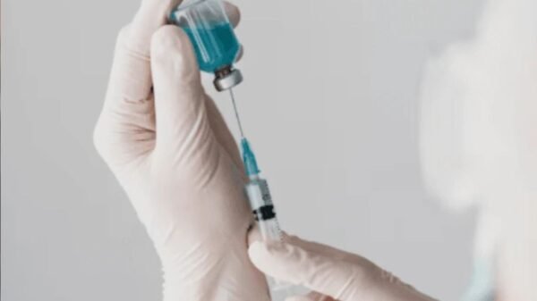 Vacina ELI-002 2P mostrou aumento da sobrevida e retardou retorno de câncer de pâncreas e colorretal em estudo inicial.