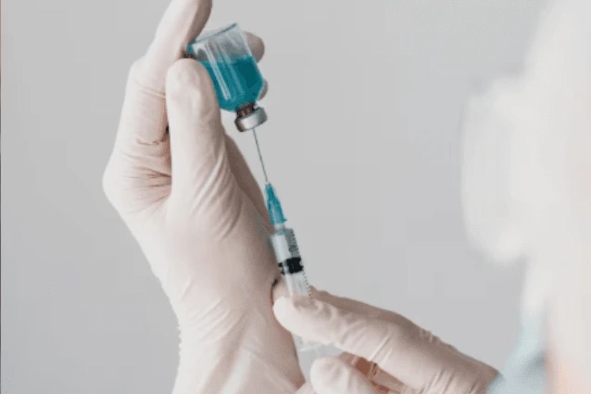 Vacina ELI-002 2P mostrou aumento da sobrevida e retardou retorno de câncer de pâncreas e colorretal em estudo inicial.