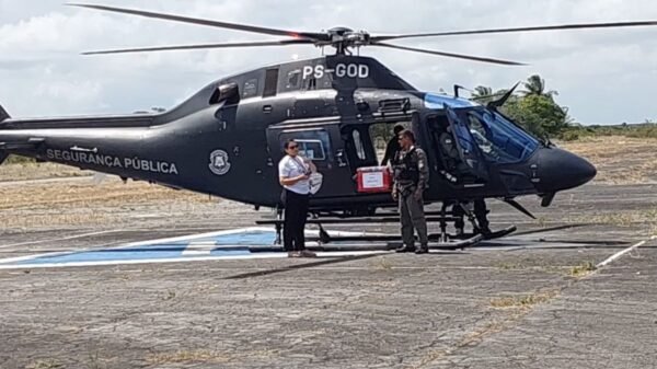 Helicóptero Potiguar 02 transportou rim de João Pessoa para Natal nesta quinta-feira (25). Órgão foi levado para unidade médica onde será feito o transplante.