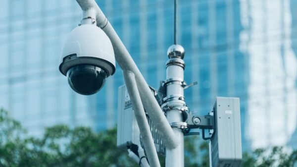 Secretaria de Segurança de Natal apresenta Projeto Íris para criar Centro de Operações Integradas com câmeras de monitoramento na cidade.