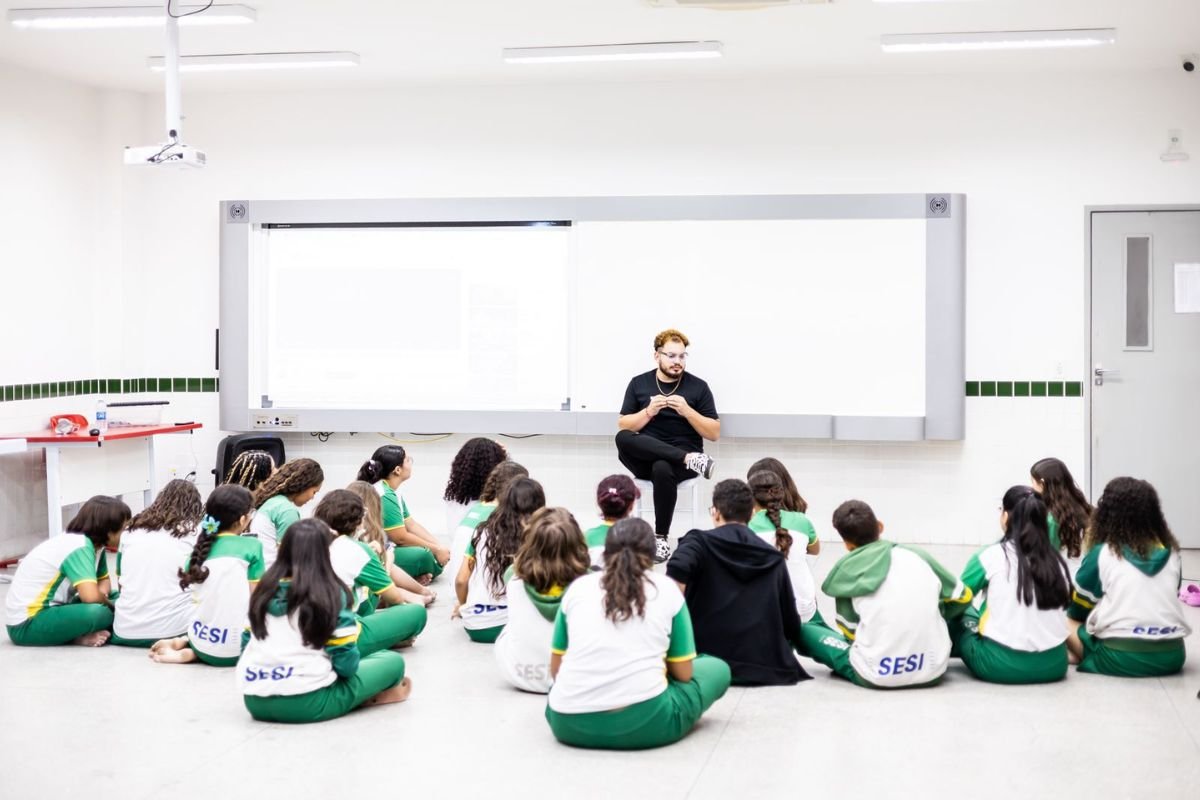 Projeto Carreiras Criativas de Cultura no Contexto da SESI Escola, iniciativa que oferece oficinas gratuitas em diferentes áreas da produção artística e cultural